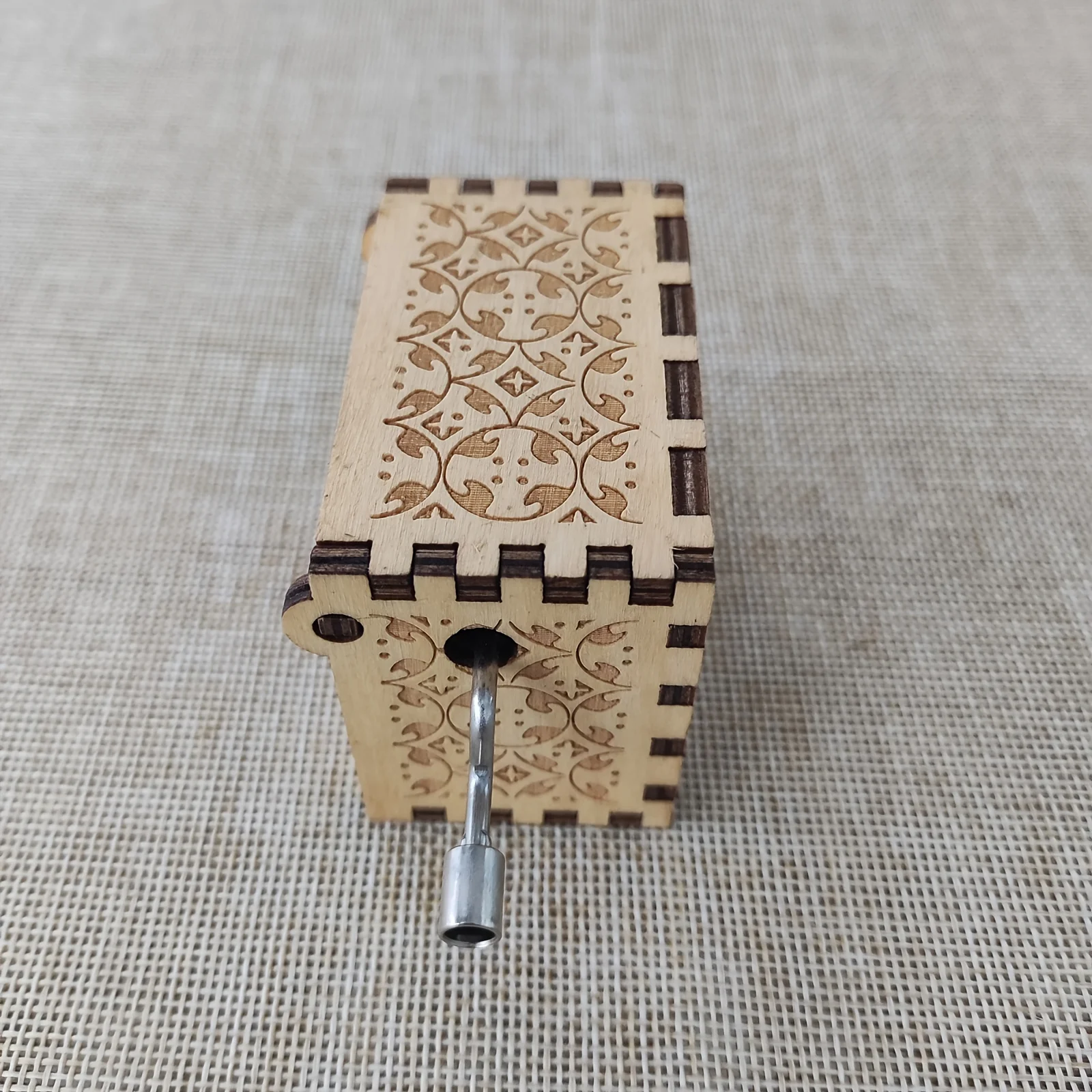 Birthday Music Box Wooden Antique Carved Hand Cranked Classic Theme Music for Christmas Gifts Family Decoration