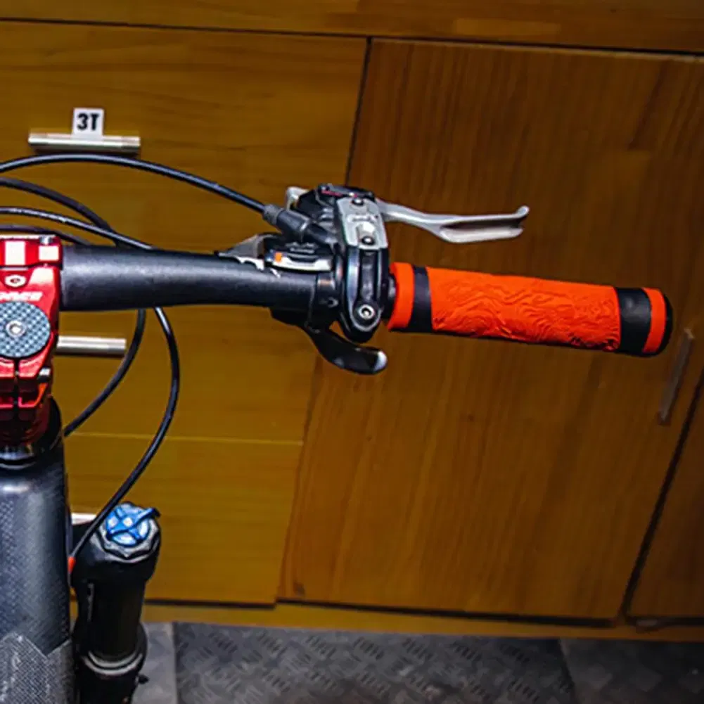 Color: Green, Ships From: CHINA - 1 Pair Durable Ergonomic Design Anti-deformation Bicycle Handlebar Grips Good Flexibility Bike Handle Grips Stoppers