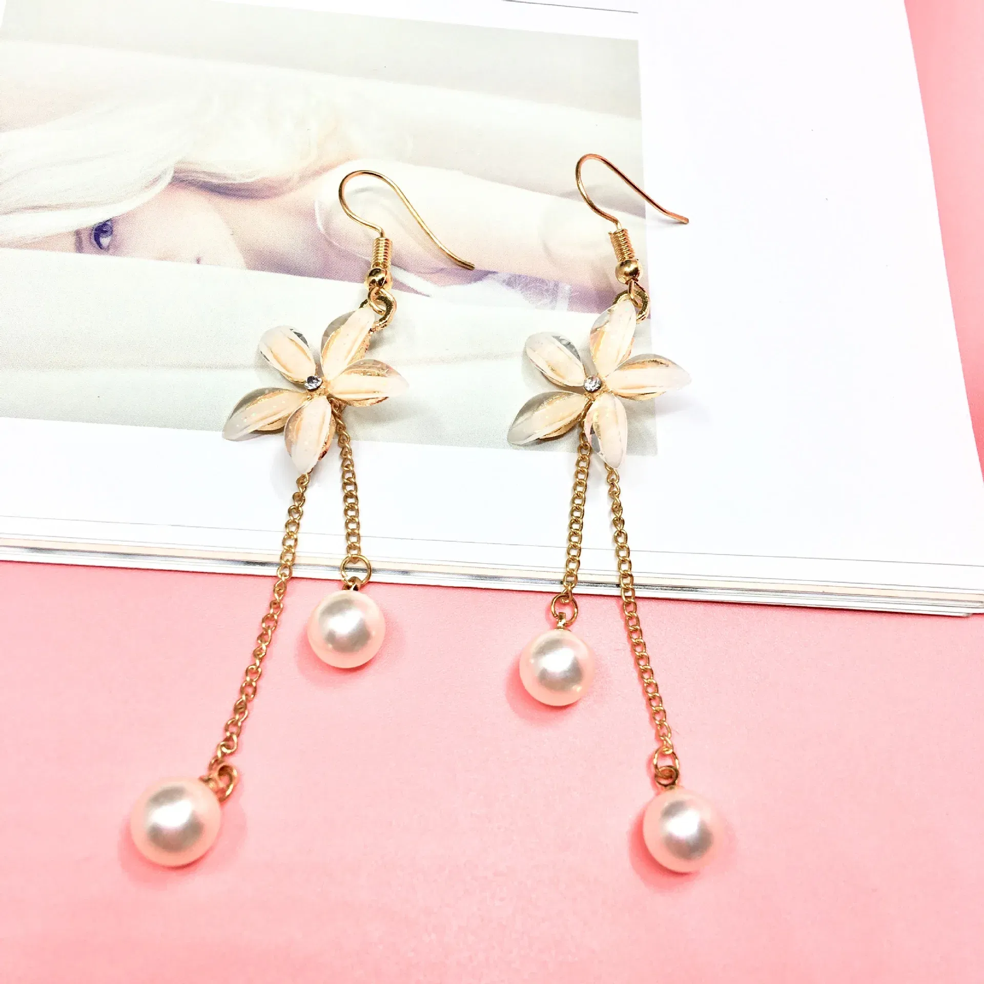 Metal Color: Gold-color - Flower Earrings 2019 Punk Fashion New Earrings Lady Wild Chain Pearl Crystal Flower Earrings Gift Wholesale Ladies Earrings