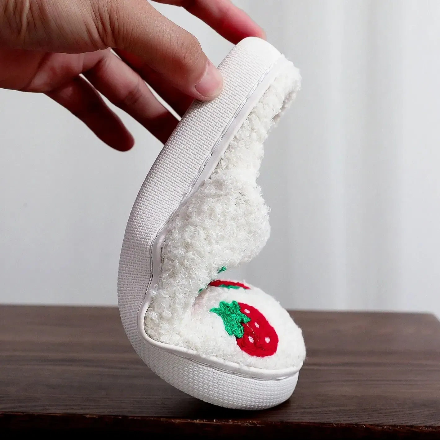 Color: WHITE, Shoe Size: 42 - Winter home furnishings small fresh seven strawberry cotton slippers non-slip thick bottom wear-resistant cotton slippers