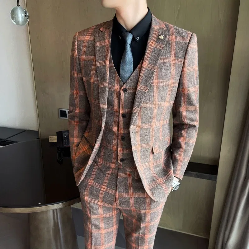 Color: Beige, Size: M - High-quality British men's fashionable and stylish checkered casual suit set for autumn, a casual and fitted suit set of three
