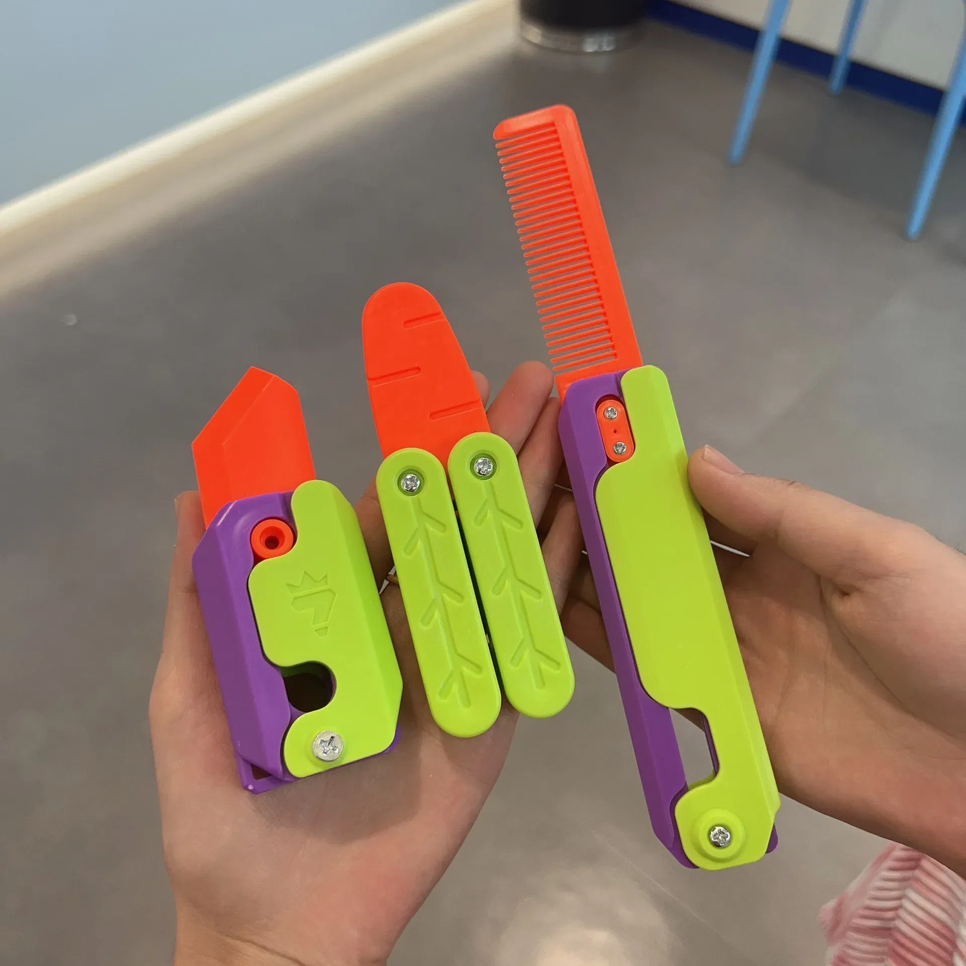 Color: black, Ships From: CHINA - Gravity Folding Claw Knife Radish Knife 3d Printing Gravity Knife Small Radish Knife Push Card Decompression Fidget  Mini Toy