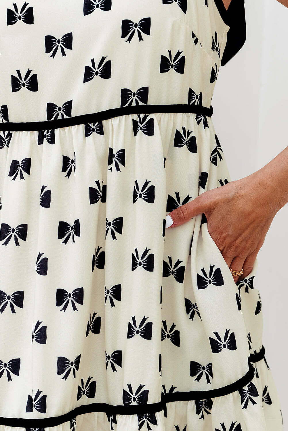 White Bow Knot Color Contrast Trim Knotted Shoulder Mini Dress