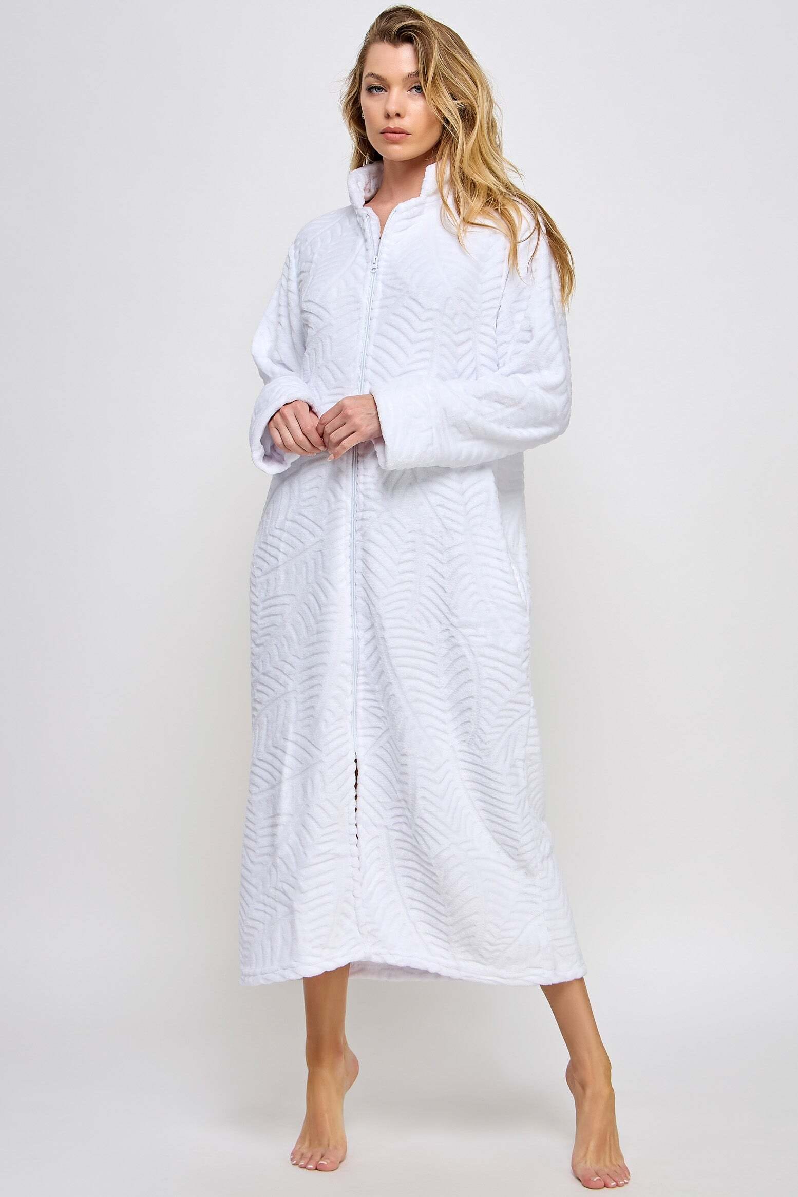 2489 Sabrina Robe