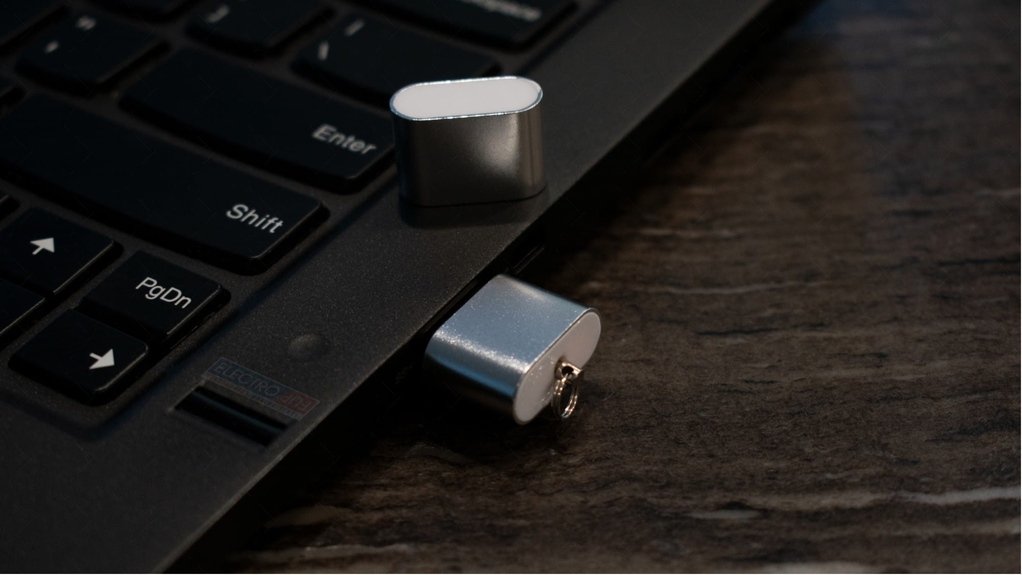 Premium Quality Aluminum USB Reader MicroSDHC / MicroSD