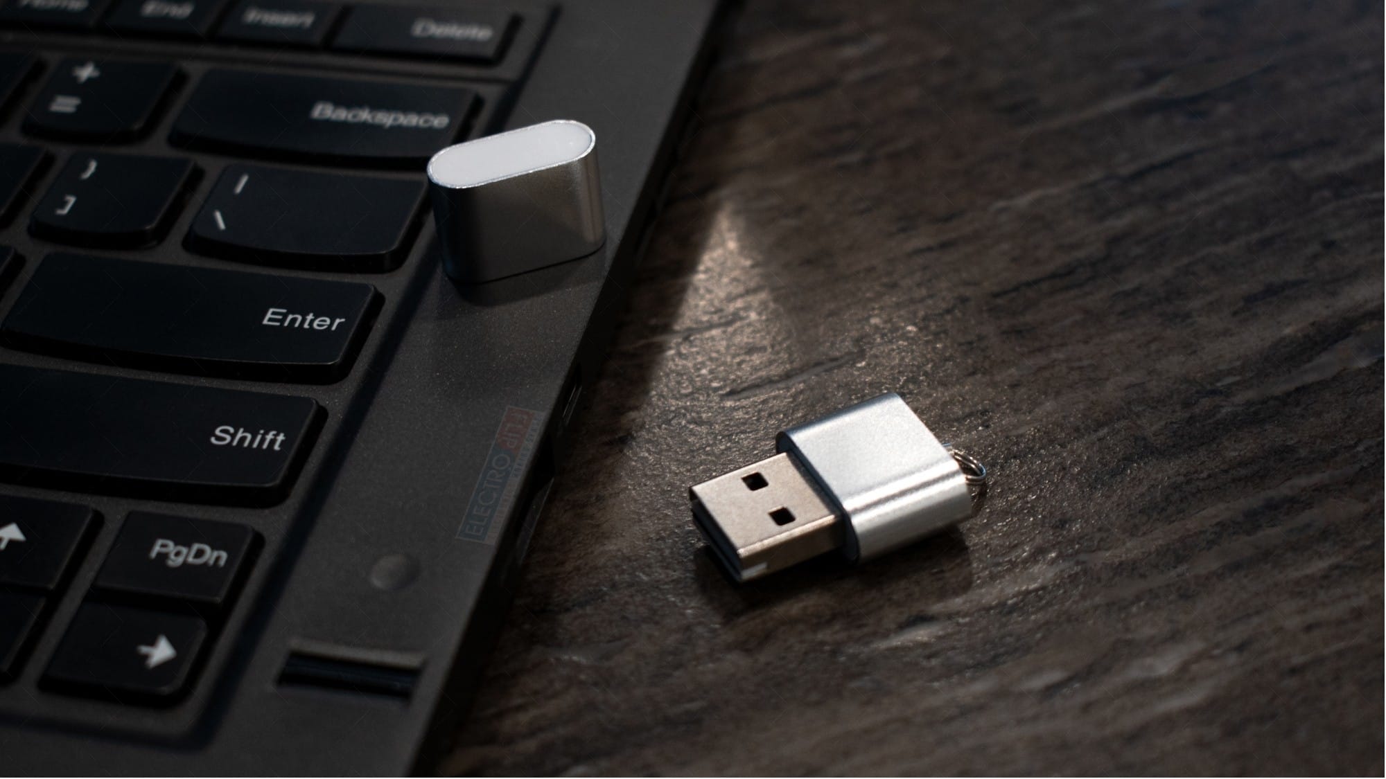 Premium Quality Aluminum USB Reader MicroSDHC / MicroSD