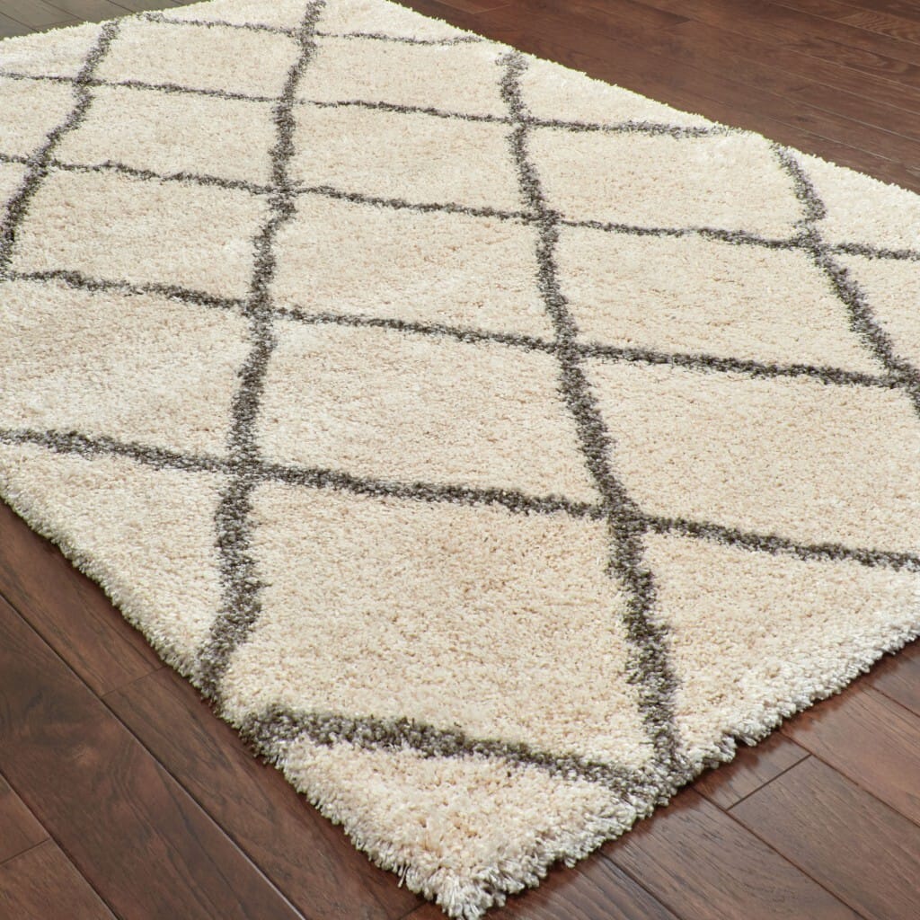 5' X 8' Ivory And Gray Geometric Lattice Area Rug