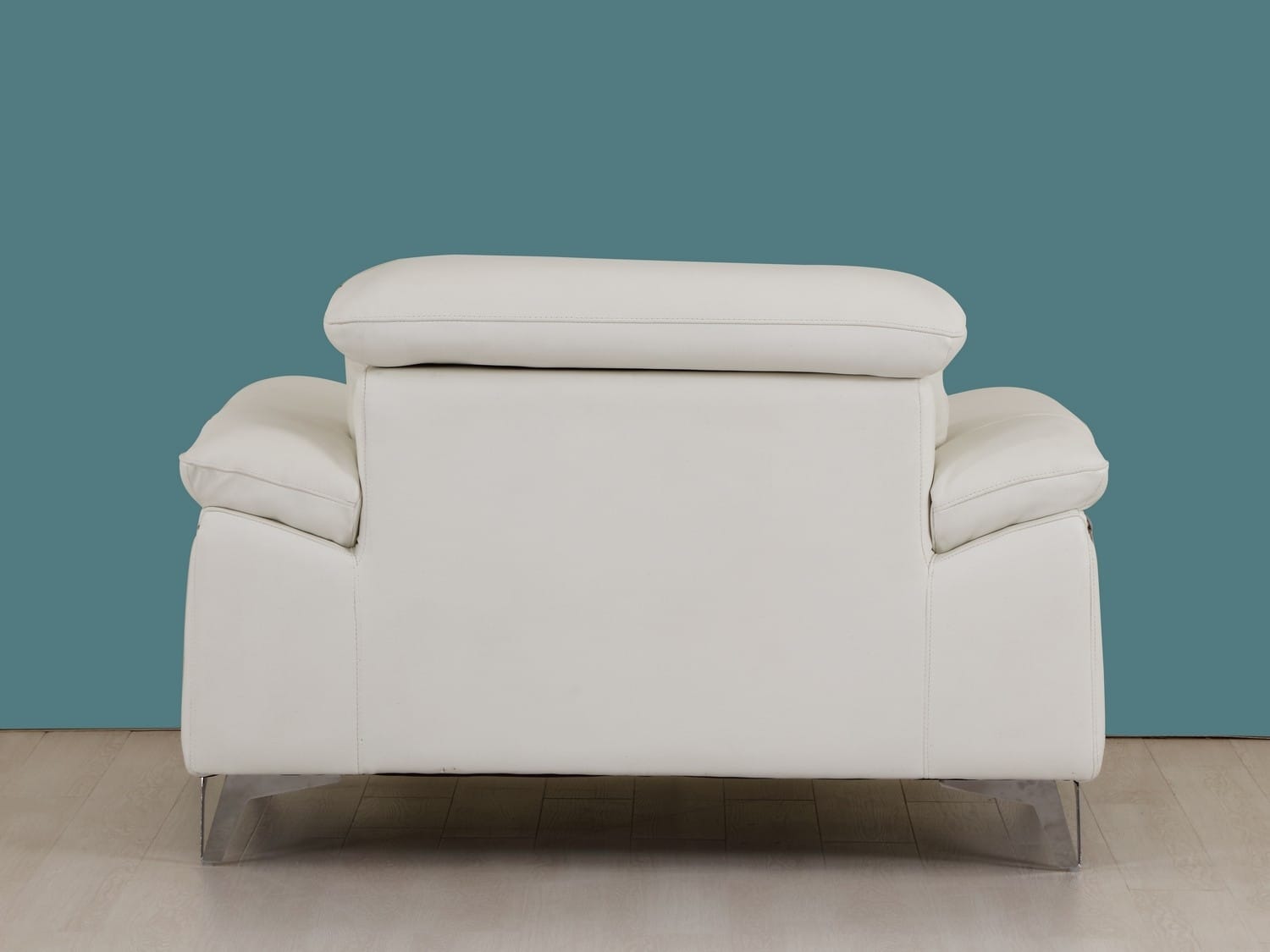 31" White Fashionable Leather Chair