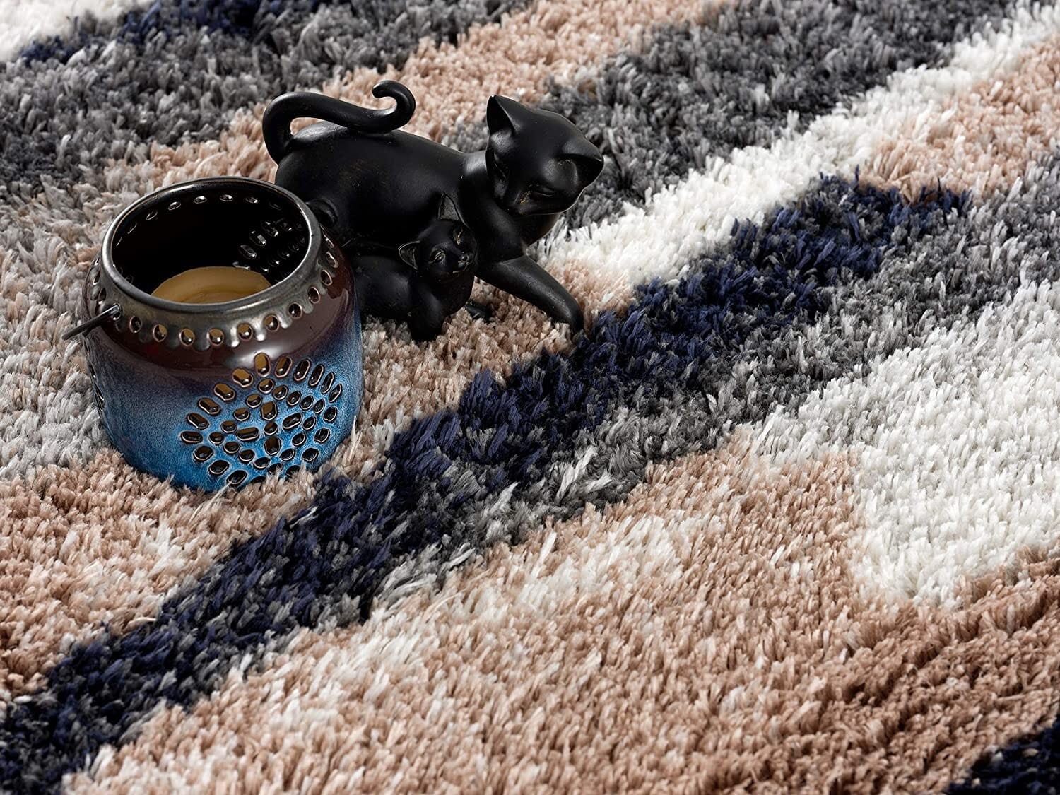 8' X 11' Gray And Black Strokes Area Rug