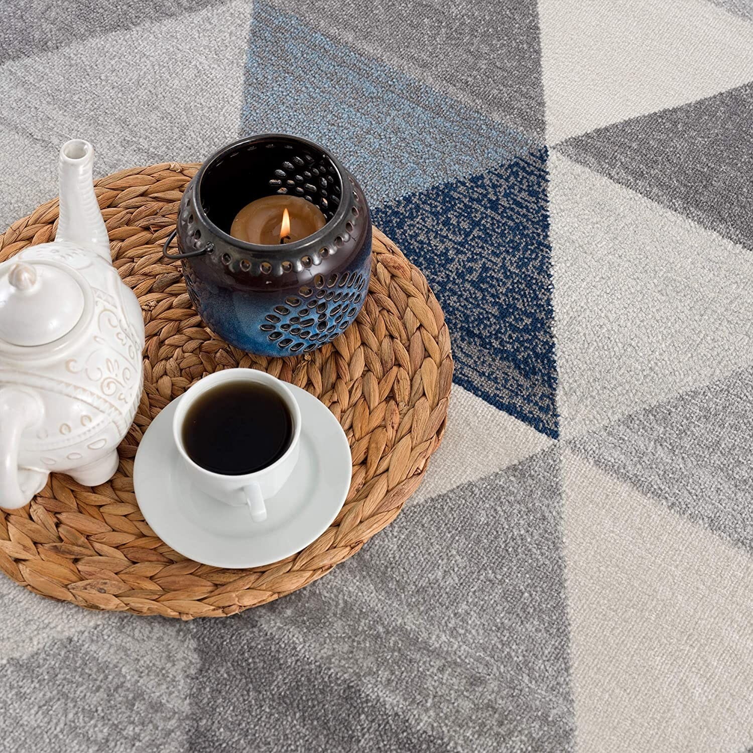 4' X 6' Navy Blue Geometric Diamond Area Rug