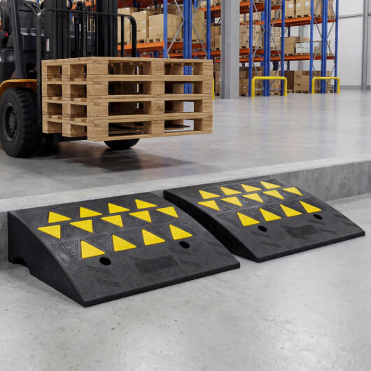 2 Pcs Driveway Threshold Ramps with 5/6 Inch Rise for Medium Trucks-M - Color: Black - Size: M
