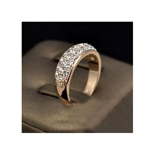 Exquisite Austrian Rhinestone Inlaid Simple Style 18K Rose Gold Ring