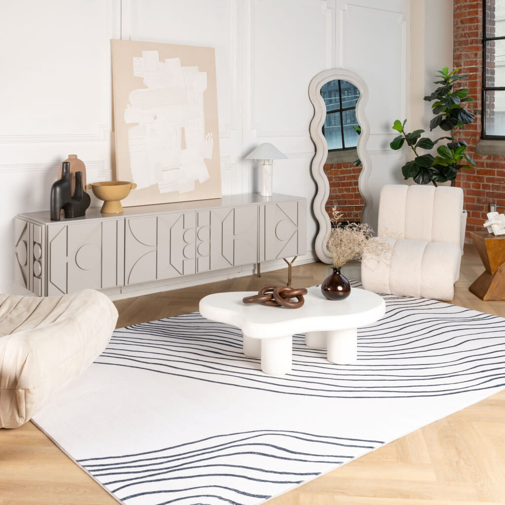 4' X 6' Black and White Abstract Area Rug