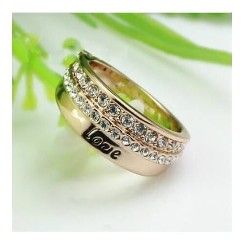 Rhinestone Inlaid Classic Love Letter Rose Gold Ring