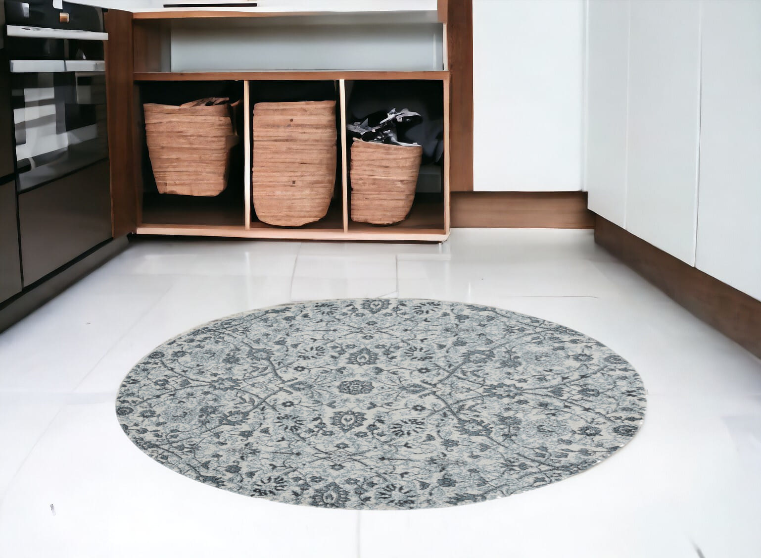 6' Charcoal and Gray Floral Power Loom Round Rug