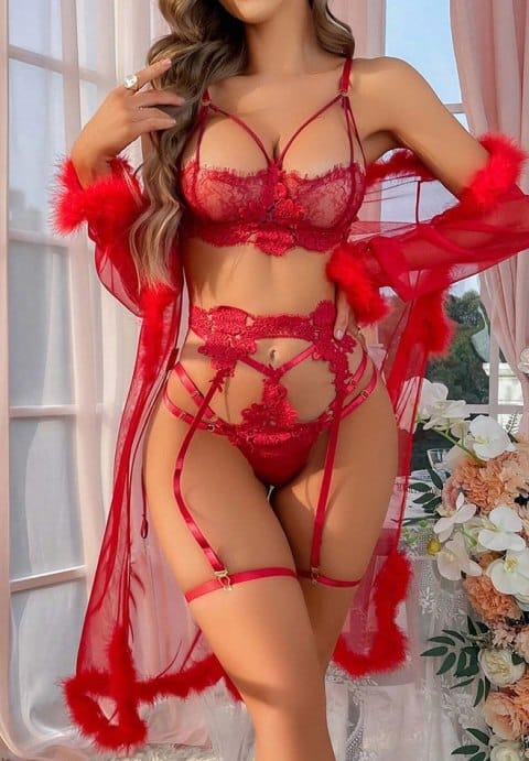 Feeling Close Garter Bra Set
