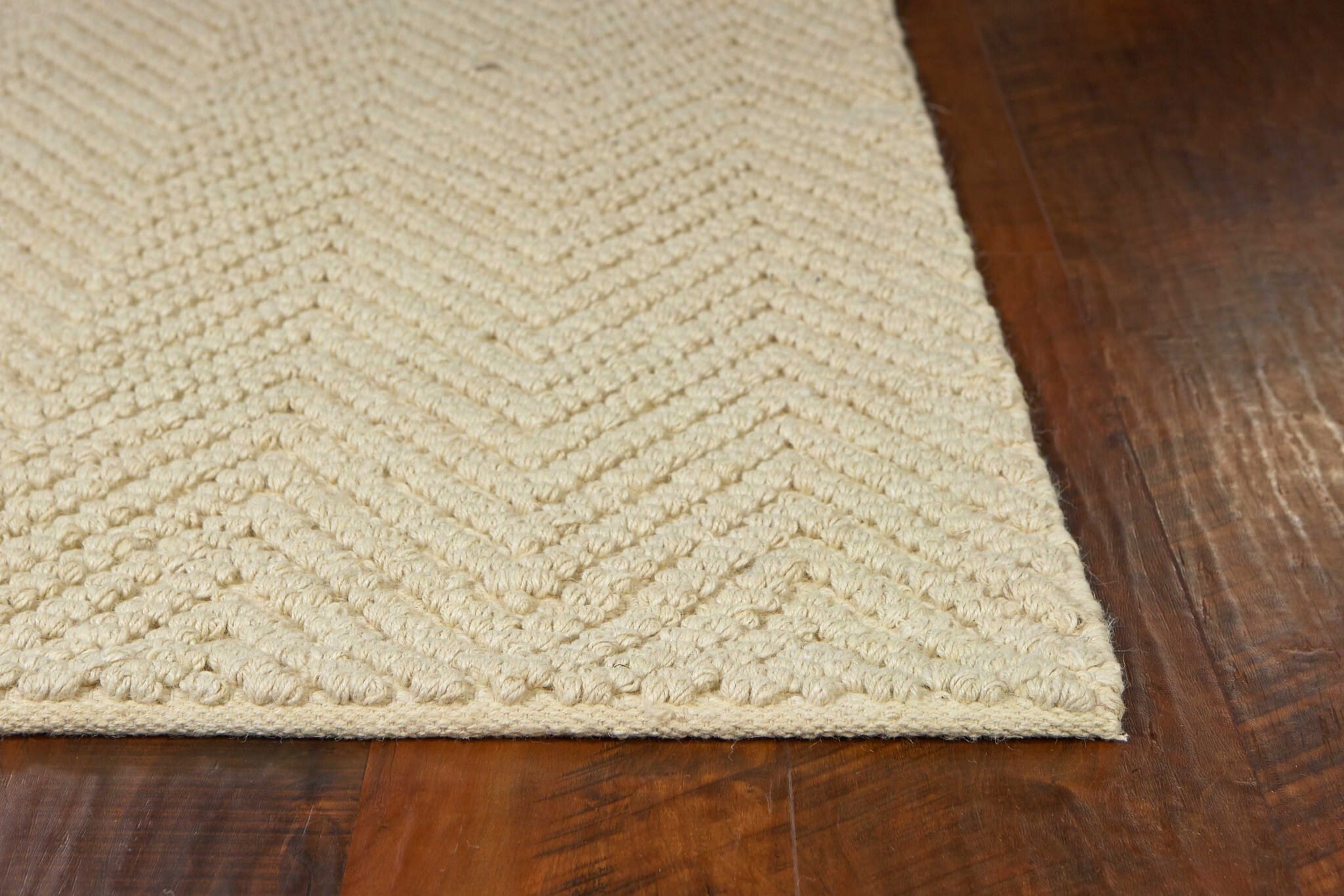2' X 4' Ivory Chevron Hand Woven Area Rug