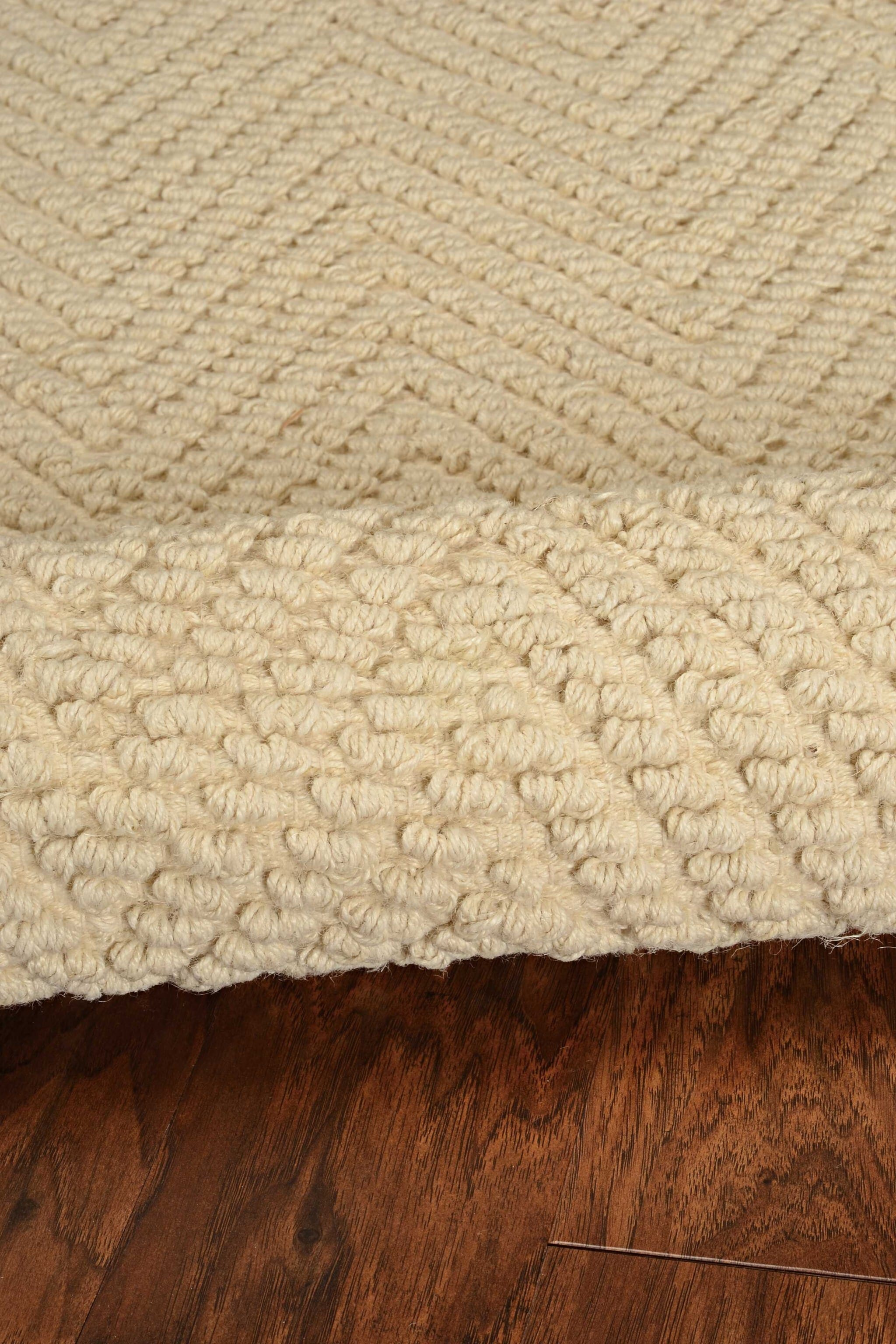 2' X 4' Ivory Chevron Hand Woven Area Rug