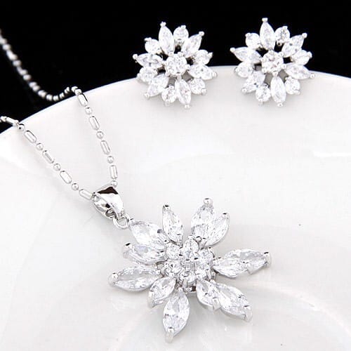 Cubic Zirconia Embedded Floral Style Platinum Plating Copper Necklace and Earrings Set - Transparent