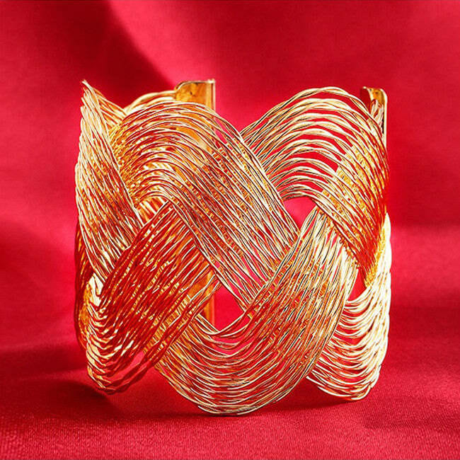 Color: Gold - ROMANCE The Interlocking Waves Bracelet