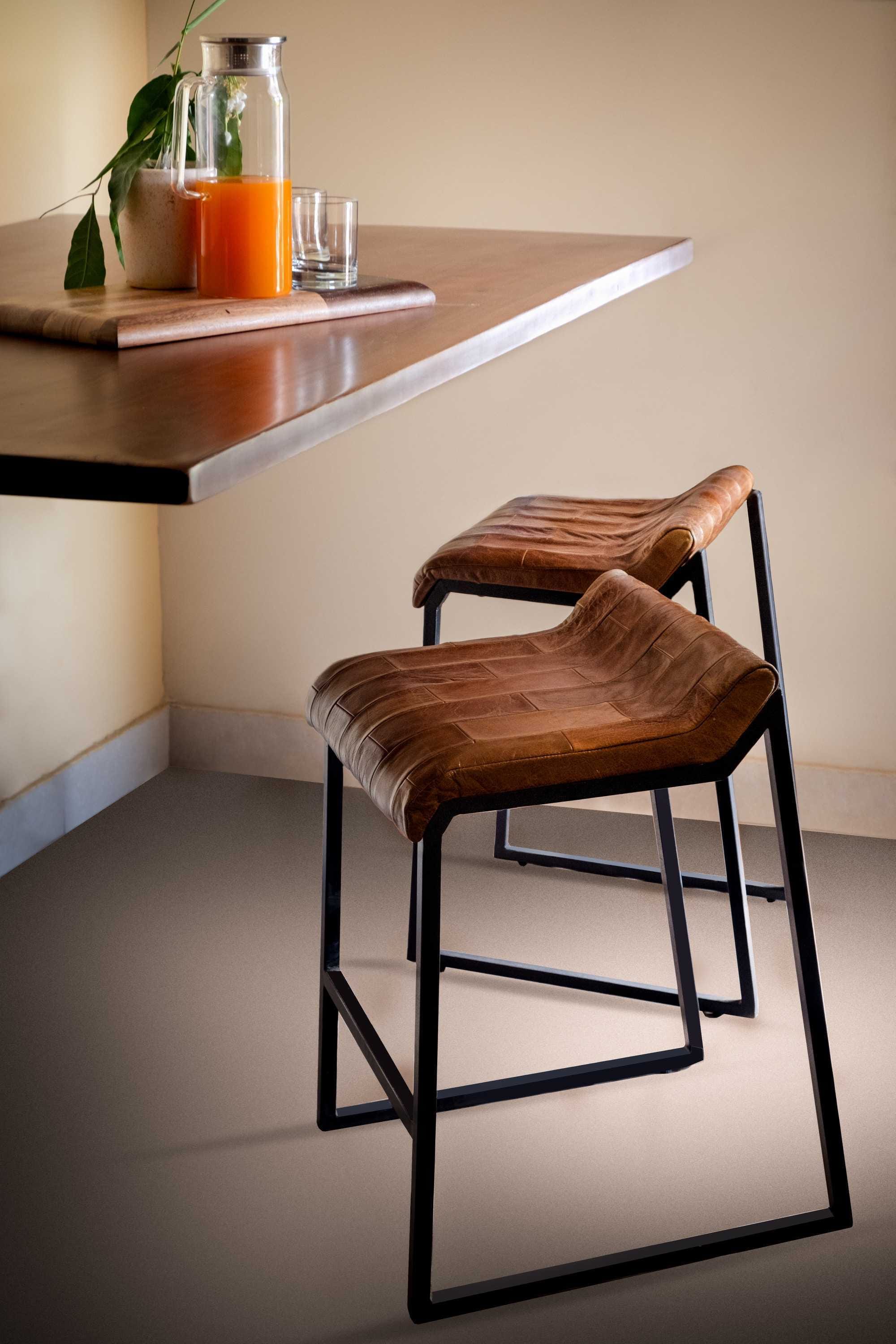 27 " Brown And Black Iron Backless Counter Height Bar Chair