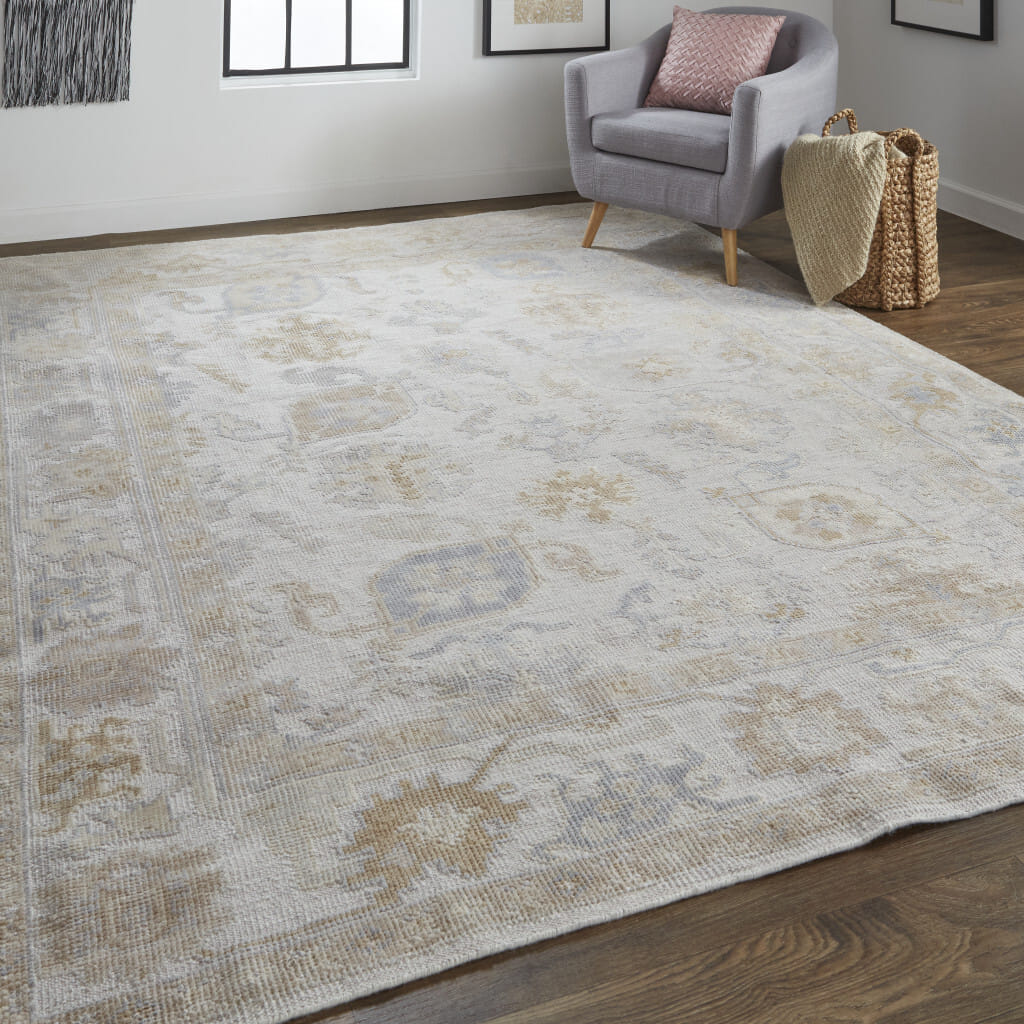 5' X 8' Ivory Floral Hand Knotted Area Rug