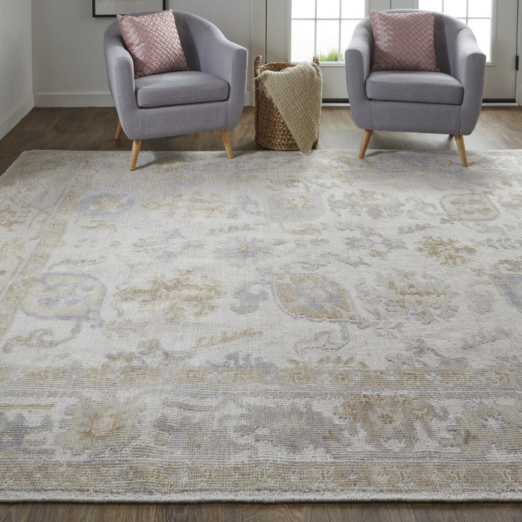 5' X 8' Ivory Floral Hand Knotted Area Rug