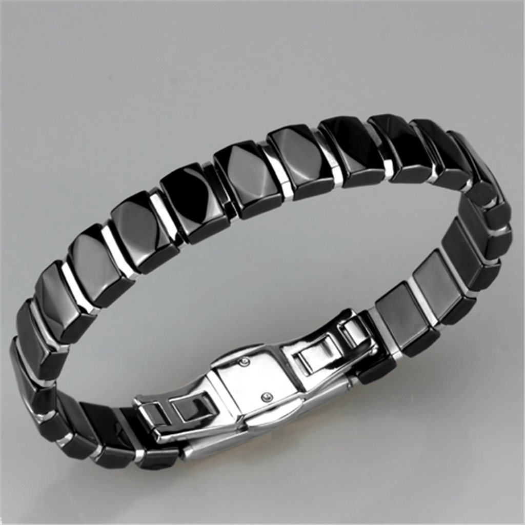 3W990 - High polished (no plating) Stainless Steel Bracelet with Ceramic in Jet
