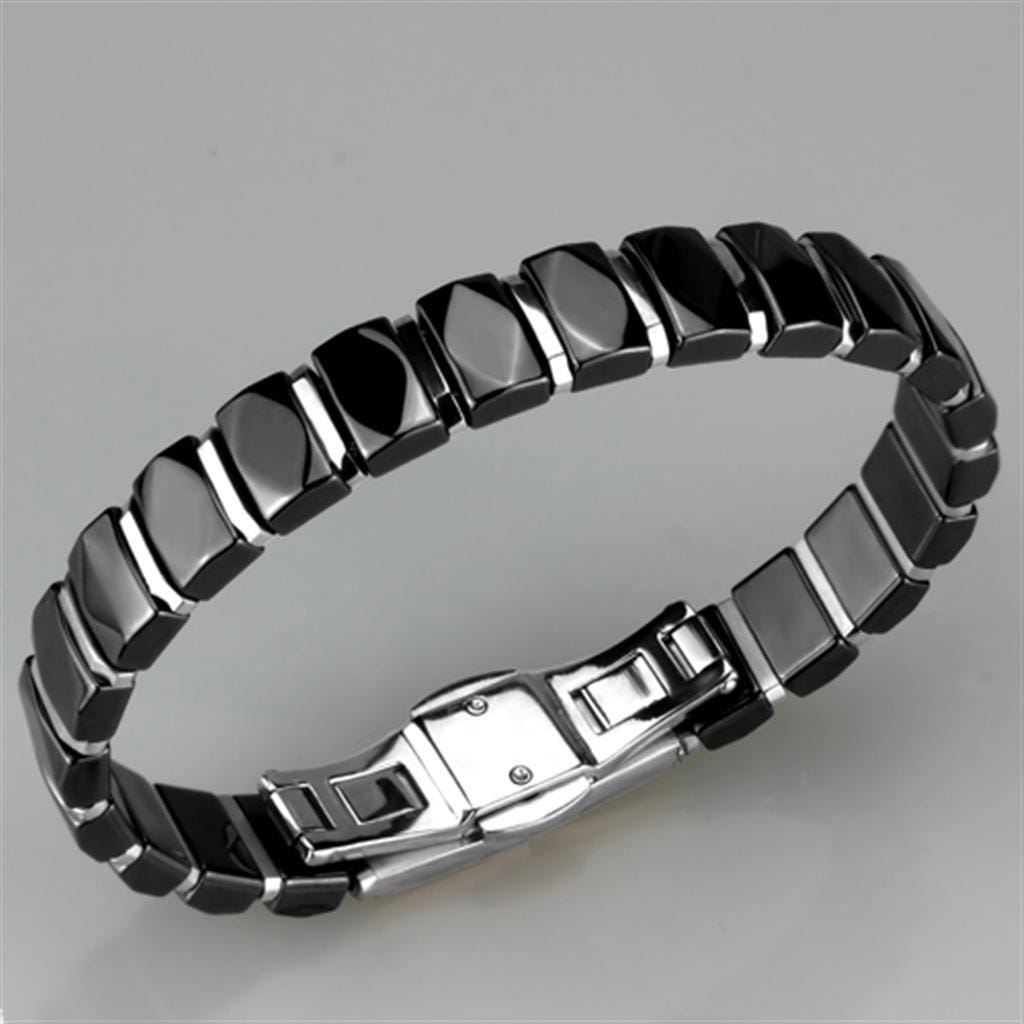 3W990 - High polished (no plating) Stainless Steel Bracelet with Ceramic in Jet