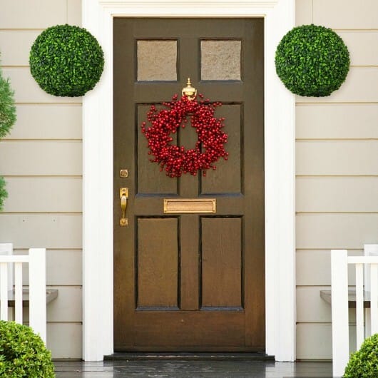 2 Pieces 15.7 Inch Artificial Boxwood Topiary Ball Tree Set - Color: Green - Size: 15.5 inches