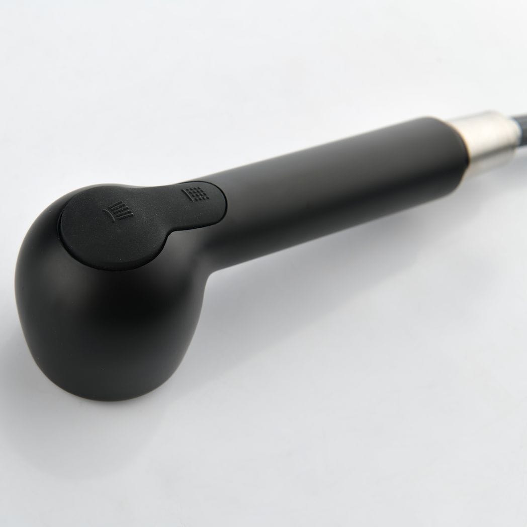 Single-Handle Pull-Out Sprayer Kitchen Faucet in Stainless Matte Black