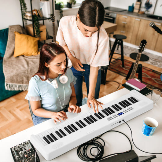 61-Key Foldable Piano Keyboard Full-size Electronic Keyboard with MIDI and Split Function-White - Color: White