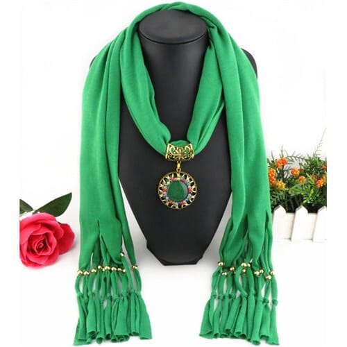 Gem Inlaid Sun Shape Design Pendant Tassel Fashion Scarf Necklace - Green
