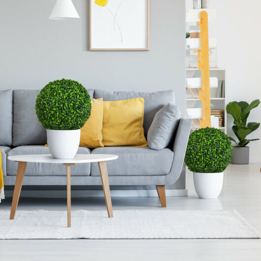Costway 2 Pieces 15.7 Inch Artificial Boxwood Topiary Ball Tree Set - Color: Green - Size: 15.5 inches