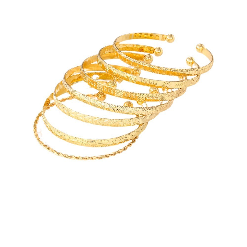 Diamond Pattern Exaggerated Bracelet