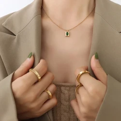 Light Luxury Oval Necklace Titanium Steel