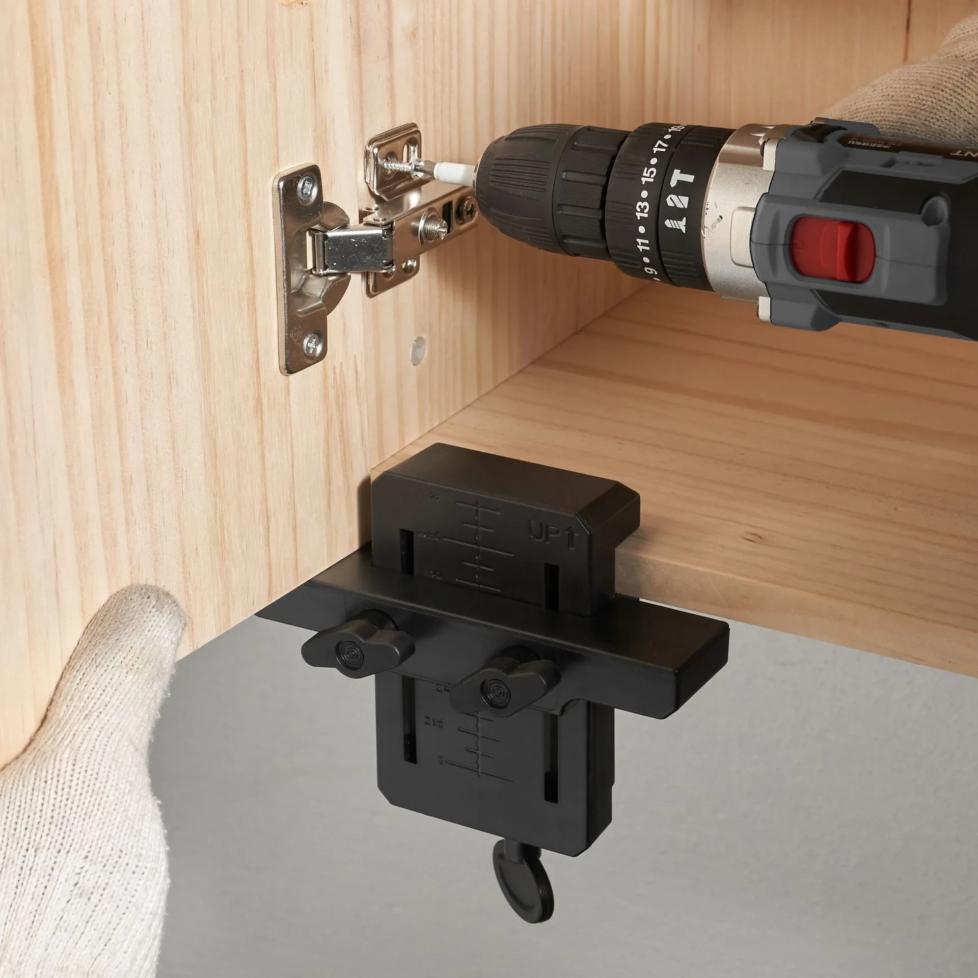 Saker Cabinet Door Installation Positioner