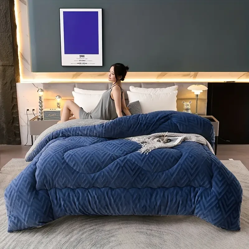 1pc Embossed Velvet Winter Comforter – Ultra-Soft, Warm & Lightweight All-Season Blanket