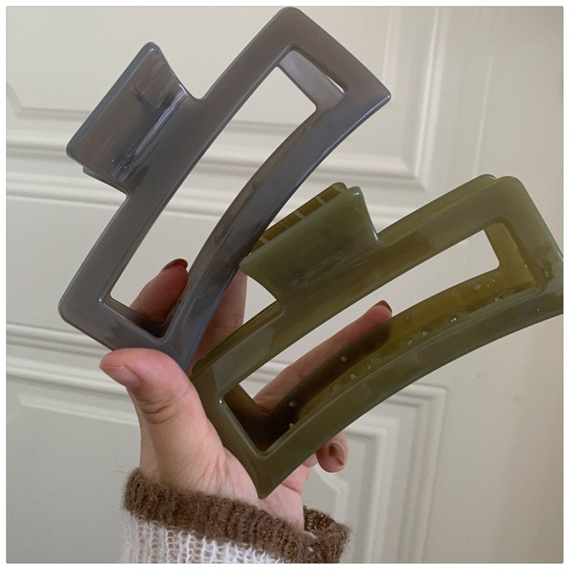 13cm Oversized Hair Clip – Simple & Versatile Hair Accessory for Girls