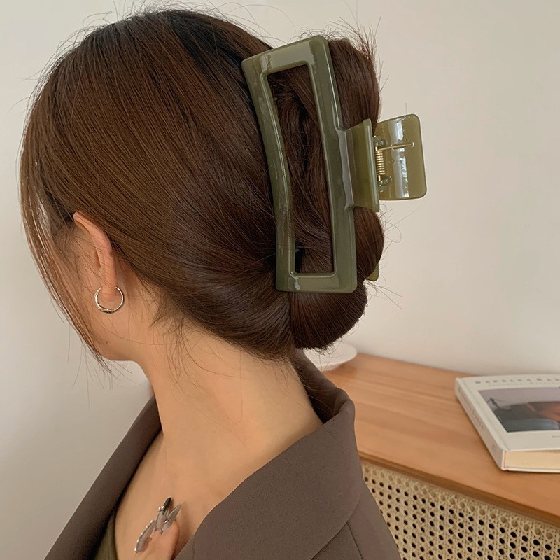 13cm Oversized Hair Clip – Simple & Versatile Hair Accessory for Girls