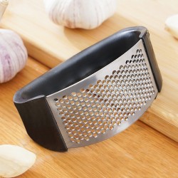 Stainless Steel Garlic Press – Manual Garlic Crusher & Mincer Tool for Fruits and Vegetables