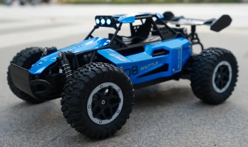 1:16 2.4G Double Battery Alloy RC Car, High Speed Up To 20 Km/h Remote Control Car, All Terrain Off-Road Electric Toy Car Halloween Christmas Gift