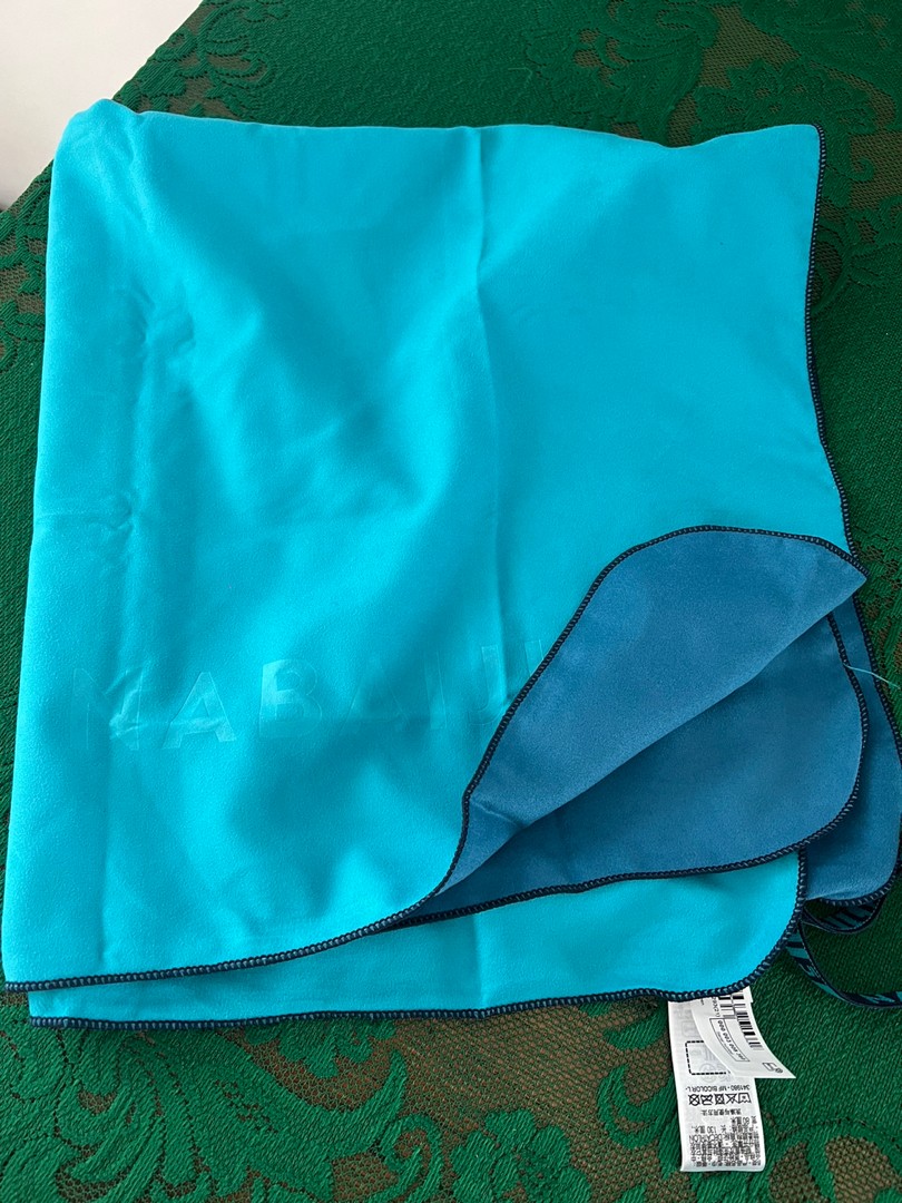 Decathlon Nabaiji Microfibre Swimming Towel
