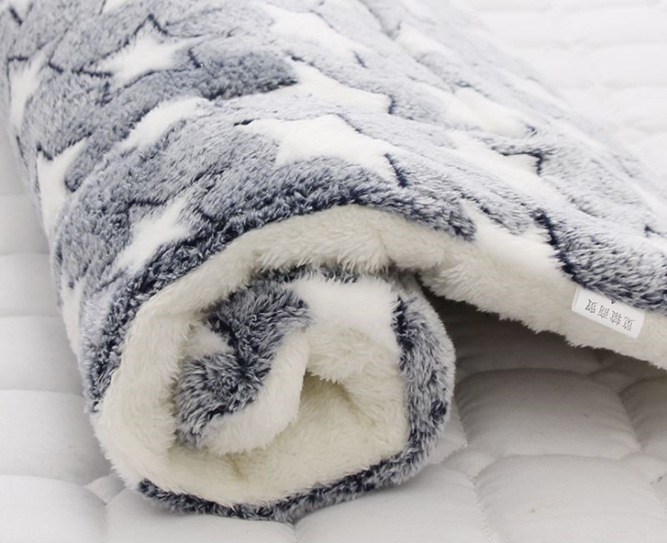 Comfortable and Calming Cat Blanket