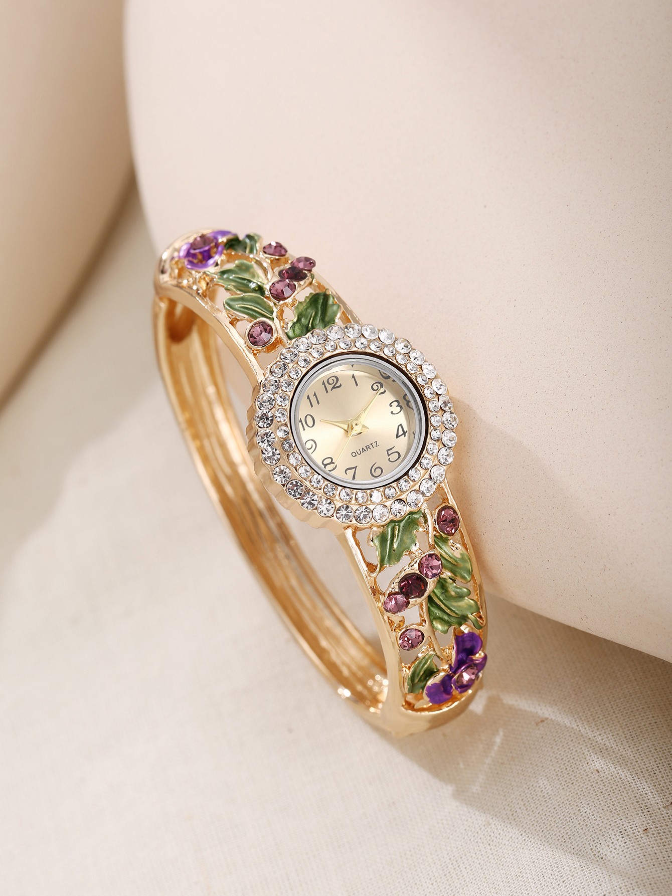 Women’s New Retro Light Luxury Rare Quartz Bracelet Watch