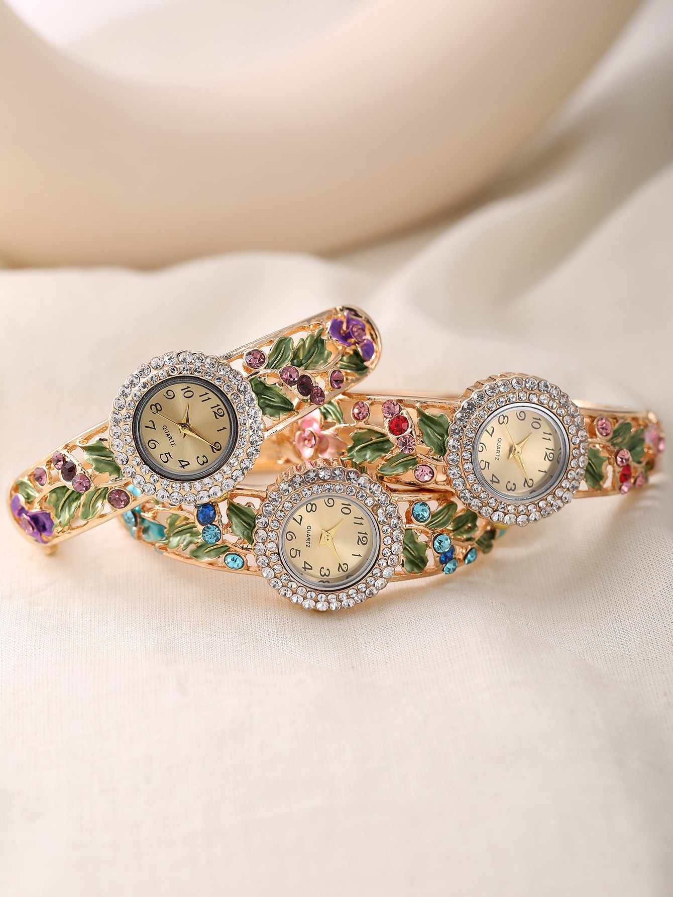 Women’s New Retro Light Luxury Rare Quartz Bracelet Watch
