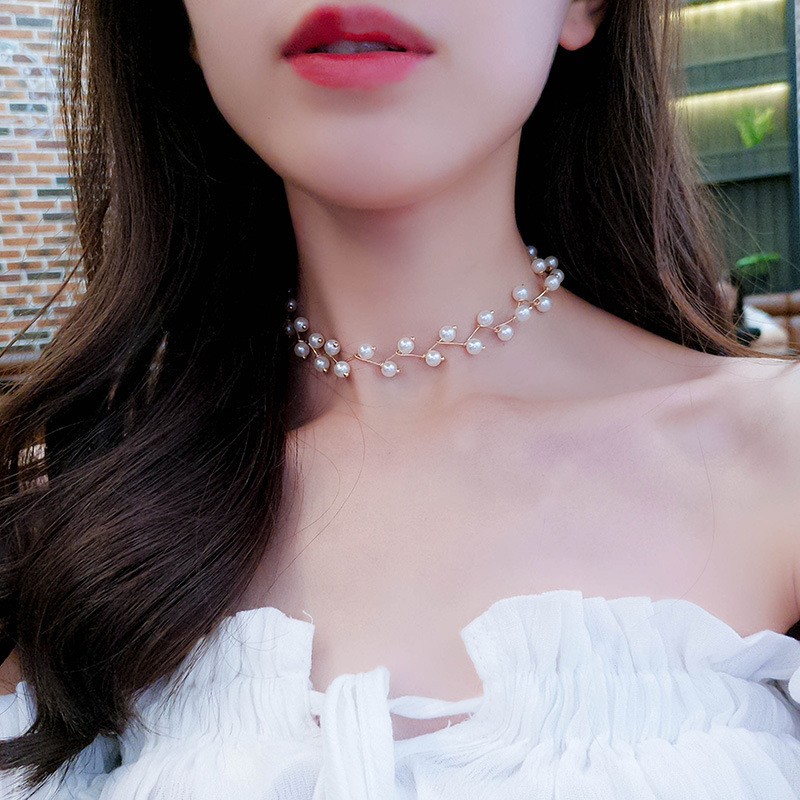 Women’s Simulated Pearls Necklace