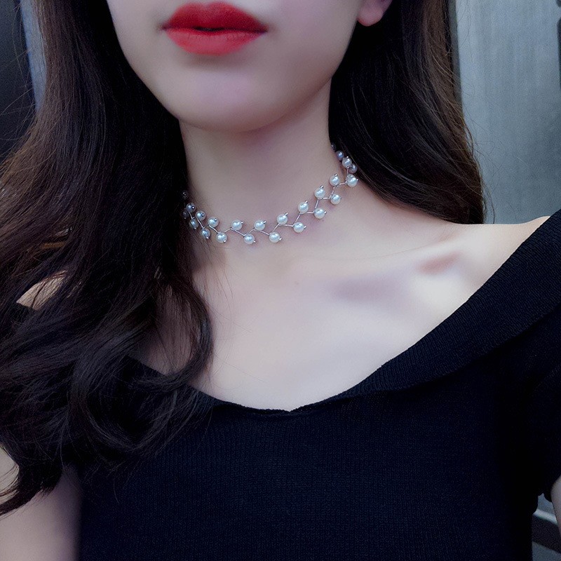 Women’s Simulated Pearls Necklace