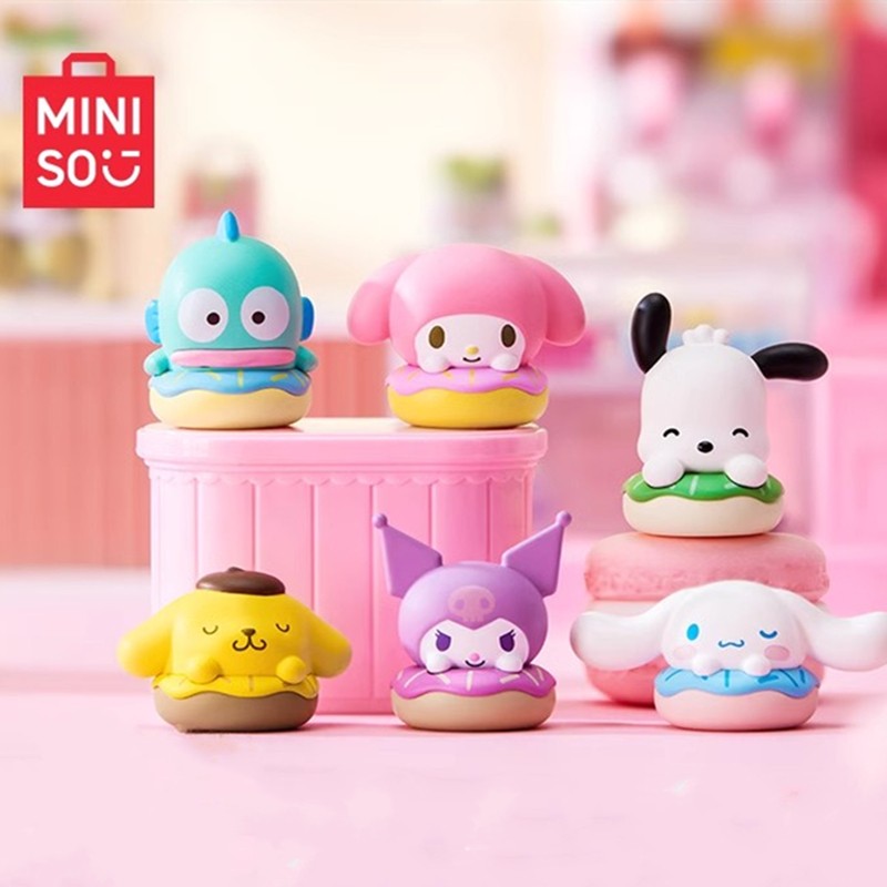 MINISO Sanrio Family Donut Series Candy Pellet Blind Box – Kawaii Surprise Toy, Desktop Decoration Model, Ideal Christmas Gift for Children