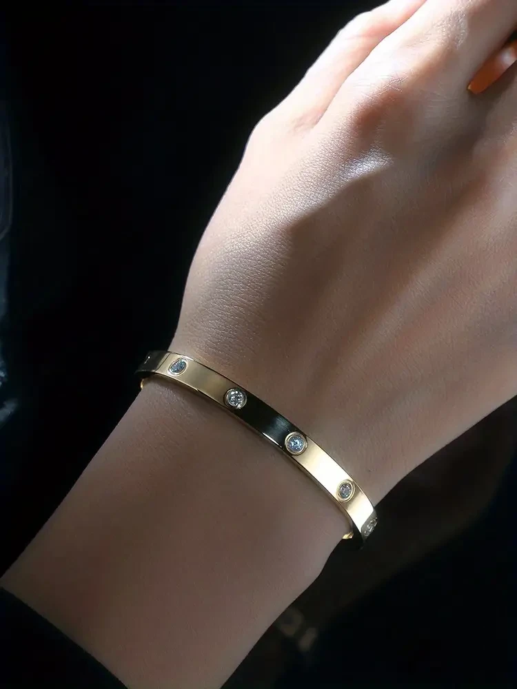 Titanium Steel Rhinestone Bangle – Niche Oval Hand Jewelry for Ladies